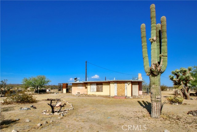 Detail Gallery Image 2 of 45 For 62105 Moon Dr, Joshua Tree,  CA 92252 - 1 Beds | 2 Baths