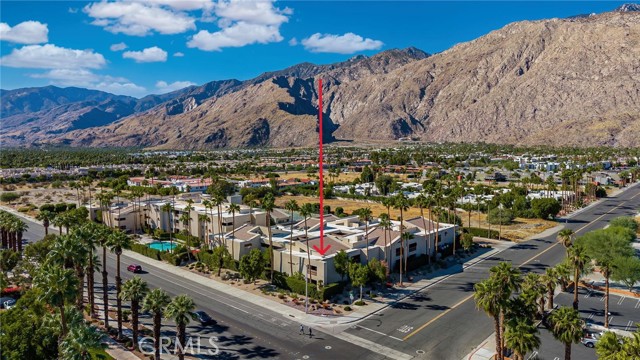 Detail Gallery Image 2 of 39 For 255 S Avenida Caballeros #106,  Palm Springs,  CA 92262 - 2 Beds | 2 Baths