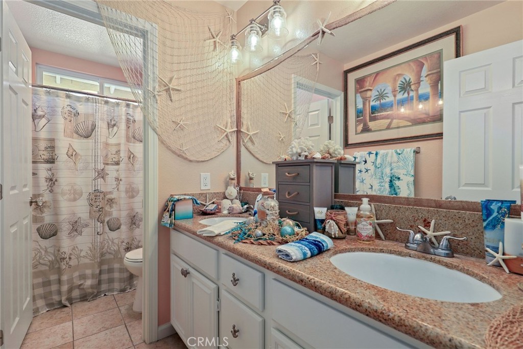 https://media.crmls.org/medias/59b420c9-4216-473a-b5b4-02e1bafa781b.jpg?preset=X-Large