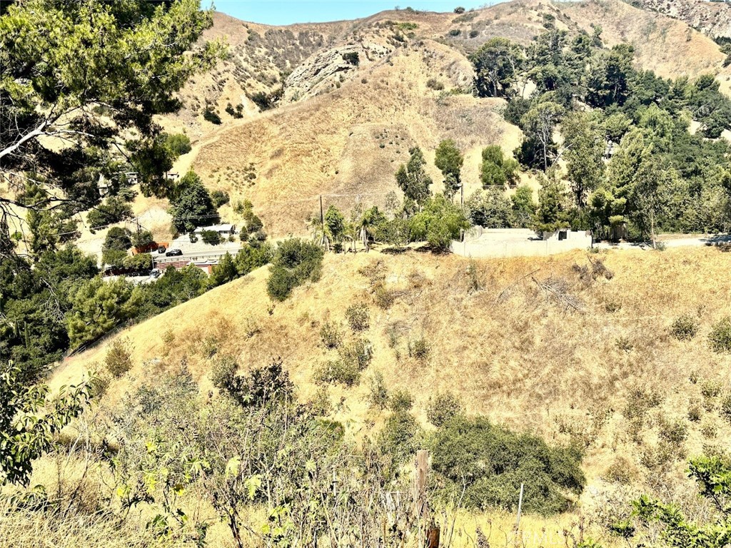 https://media.crmls.org/medias/59b4502e-b7ca-41bb-ae9f-2af4a9eb7bcd.jpg?preset=X-Large