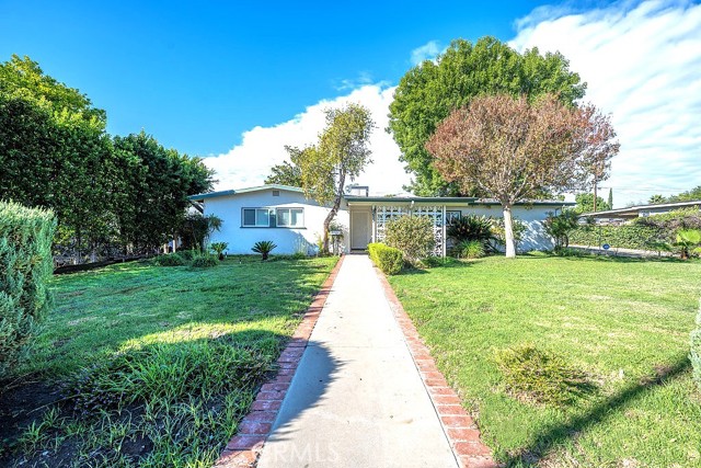 Detail Gallery Image 2 of 25 For 8621 Winnetka, Winnetka,  CA 91306 - 4 Beds | 2 Baths