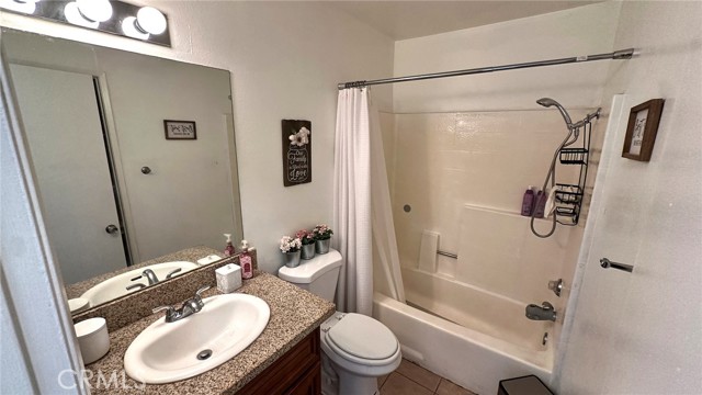 Detail Gallery Image 23 of 36 For 14750 Shadow Dr, Fontana,  CA 92337 - 3 Beds | 2/1 Baths