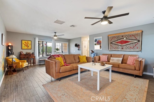 58676 Sunflower Drive, Yucca Valley CA: https://media.crmls.org/medias/59b602b2-08f4-49ff-90b3-edbbb974c877.jpg
