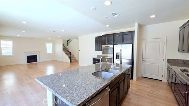 Detail Gallery Image 4 of 31 For 14210 Wilkes St, Chino,  CA 91710 - 4 Beds | 3 Baths