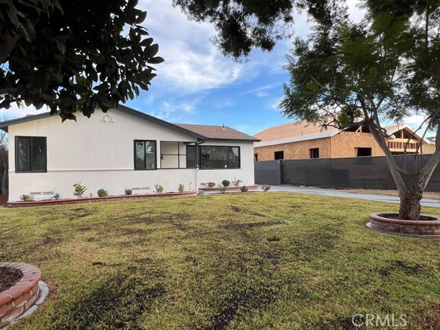 Detail Gallery Image 2 of 5 For 11832 Pomering Rd, Downey,  CA 90241 - 4 Beds | 3 Baths