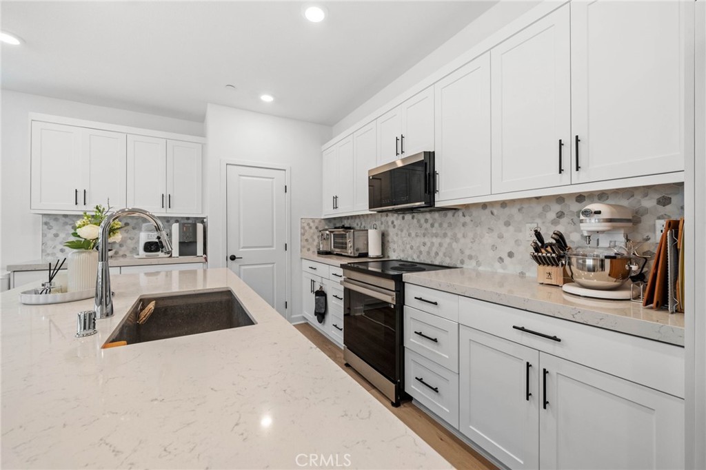 14135 Jonah Way - photo 10