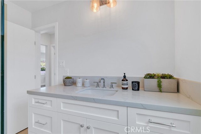 1022 Grant Street, Santa Monica CA: https://media.crmls.org/medias/59b84d6d-8f11-46a3-8eb9-6f11baf765c8.jpg