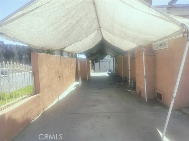 Detail Gallery Image 4 of 26 For 430 W 64th St, Los Angeles,  CA 90003 - 3 Beds | 2 Baths