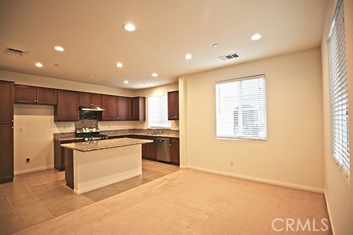 Detail Gallery Image 7 of 22 For 2863 Cedar Ln, Pomona,  CA 91767 - 3 Beds | 2/2 Baths
