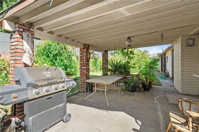 327 Flaxton Street, Pomona CA: https://media.crmls.org/medias/59ba2dbe-ab5a-4b45-b587-662aac7156dc.jpg