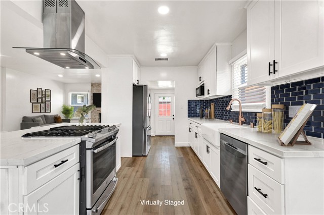 Detail Gallery Image 6 of 16 For 7517 Louise Ave, Lake Balboa,  CA 91406 - 2 Beds | 2 Baths