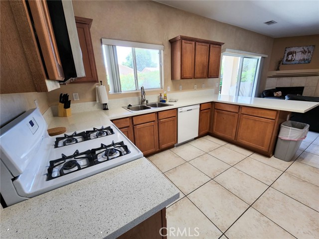 Detail Gallery Image 17 of 59 For 43620 Brahea Ct, Indio,  CA 92201 - 5 Beds | 3/1 Baths