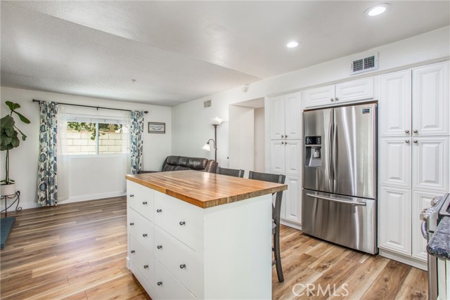 Detail Gallery Image 4 of 22 For 13667 Crawford Ct, Fontana,  CA 92336 - 4 Beds | 2/1 Baths