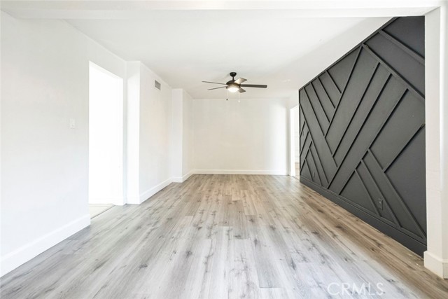 10058 Sunland Boulevard, Sunland CA: https://media.crmls.org/medias/59bc82e0-953f-47fc-a6ac-c345dae89bc7.jpg