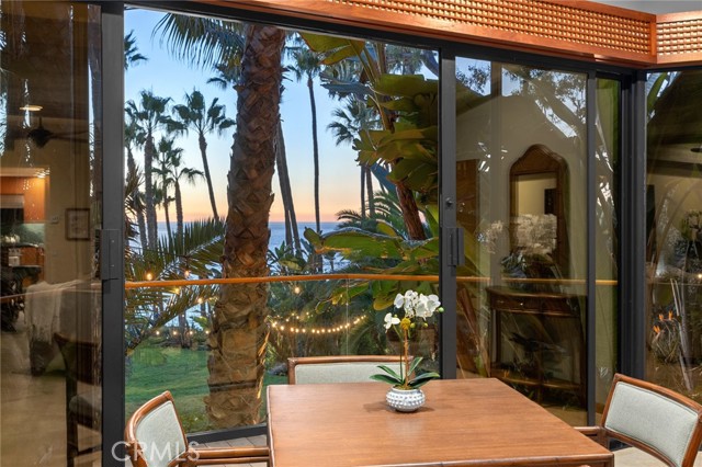 2597 S. Coast Highway, Laguna Beach CA: https://media.crmls.org/medias/59bc8d33-54fa-40a6-bcf3-e9f58414a828.jpg