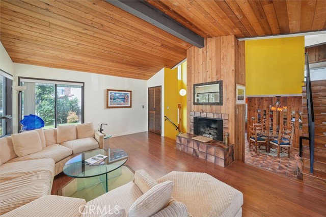 537 3rd Street, Manhattan Beach CA: https://media.crmls.org/medias/59bd0259-4f3b-4a04-9acb-b1ee7c6ea4ba.jpg