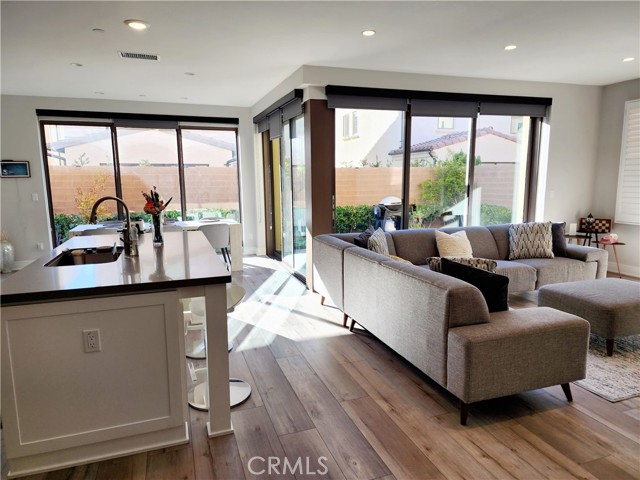 Detail Gallery Image 5 of 16 For 109 Tritone, Irvine,  CA 92602 - 3 Beds | 2/1 Baths