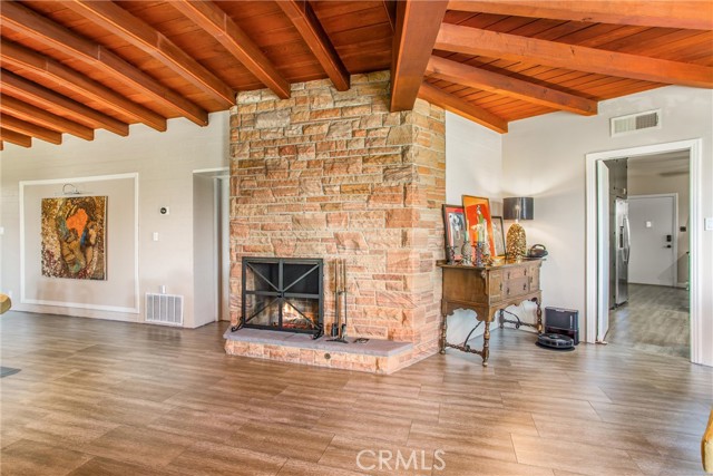 1872 Arroyo Drive, Riverside CA: https://media.crmls.org/medias/59bd6e8c-891b-428c-92d3-e1eb307d1887.jpg