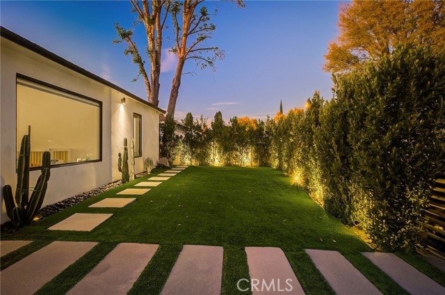 Detail Gallery Image 5 of 66 For 8161 Encino Ave, Northridge,  CA 91325 - 4 Beds | 3 Baths