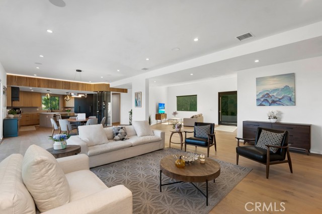 Detail Gallery Image 10 of 72 For 15641 High Knoll Rd, Encino,  CA 91436 - 5 Beds | 4/1 Baths