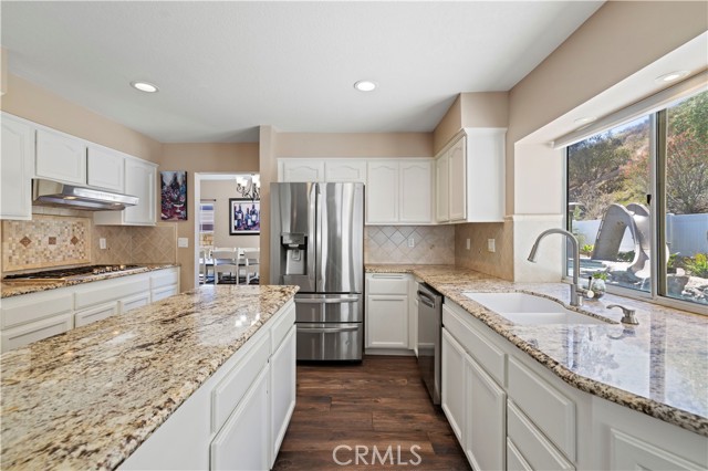 Detail Gallery Image 15 of 58 For 28711 Howard Marrie Ct, Saugus,  CA 91390 - 4 Beds | 3 Baths