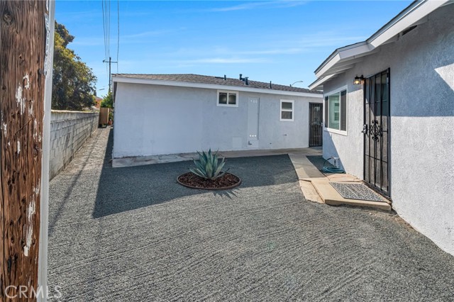 217 E 221st, Carson CA: https://media.crmls.org/medias/59bed317-f62b-4fb3-b834-ece05ae5458b.jpg