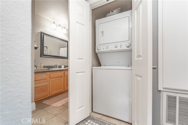 Detail Gallery Image 13 of 32 For 2400 San Gabriel Way #302,  Corona,  CA 92882 - 1 Beds | 1 Baths