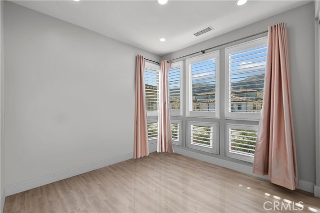 Image 23 of 33 For 20720 Liana Court