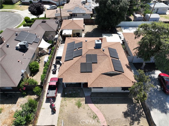 1004 Paloma Street, Bakersfield CA: https://media.crmls.org/medias/59bfa685-cc48-43d5-b89e-edbd648400b3.jpg
