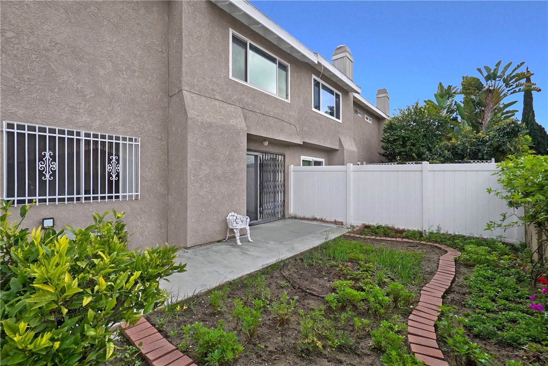 Detail Gallery Image 18 of 21 For 7352 Cerritos Ave #11,  Stanton,  CA 90680 - 2 Beds | 2/1 Baths