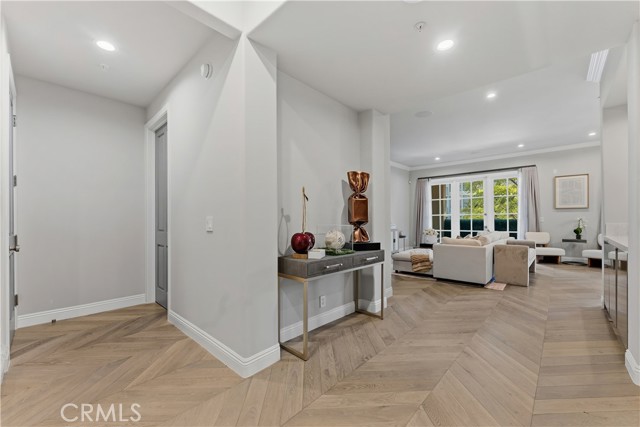 Detail Gallery Image 3 of 22 For 11500 San Vicente Bld #202,  Los Angeles,  CA 90049 - 3 Beds | 3/1 Baths