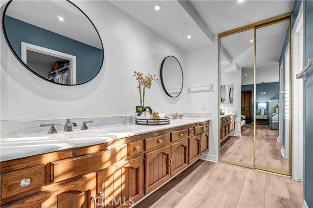 5215 E Rolling Hills Drive, Anaheim Hills CA: https://media.crmls.org/medias/59c10e73-e998-4066-a827-3c7b482fc02a.jpg