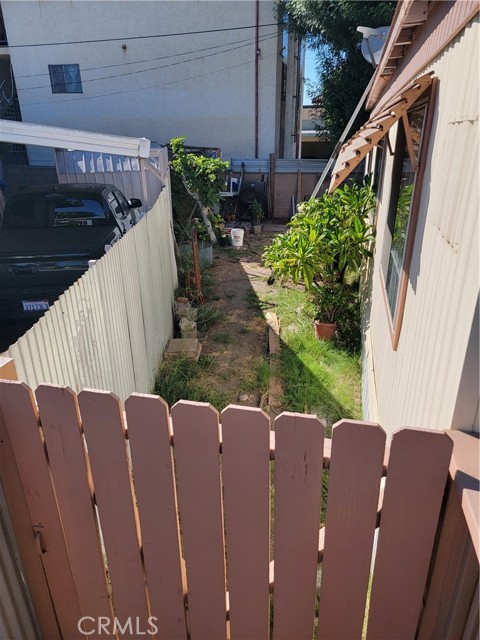 side yard space