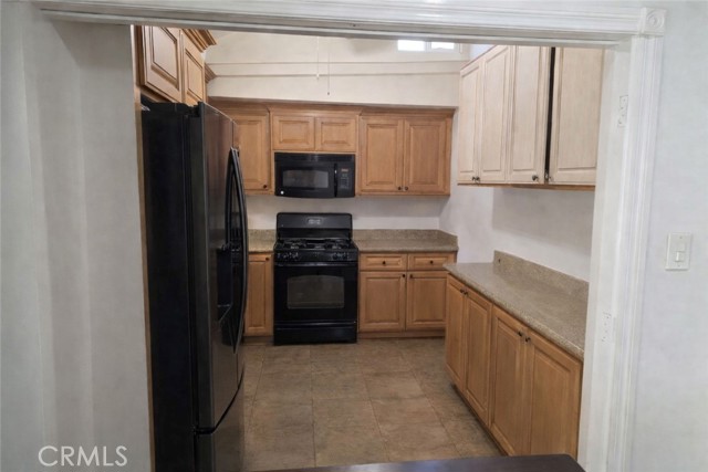 Detail Gallery Image 6 of 10 For 6435 Aldea Ave, Van Nuys,  CA 91406 - 3 Beds | 3 Baths