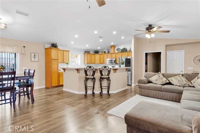 Detail Gallery Image 10 of 50 For 21237 South Rd, Apple Valley,  CA 92307 - 3 Beds | 2 Baths