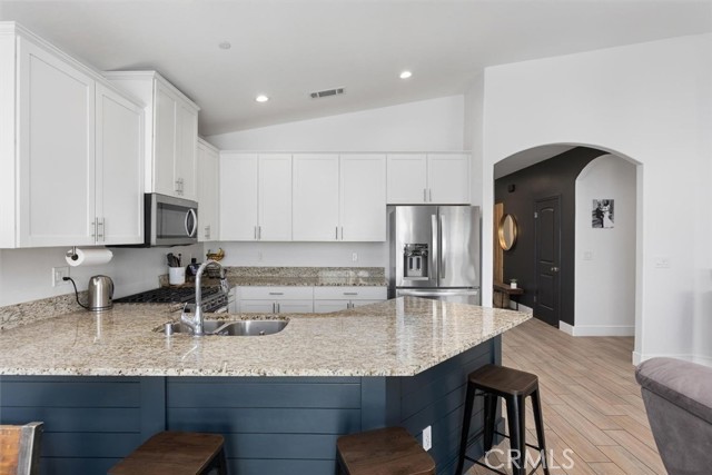 Detail Gallery Image 14 of 37 For 3822 Zamora, Bakersfield,  CA 93306 - 4 Beds | 2 Baths