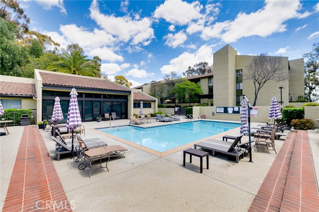 4080 Via Marisol, Los Angeles CA: https://media.crmls.org/medias/59c2e229-1b96-4187-a98f-6bdbbd821251.jpg