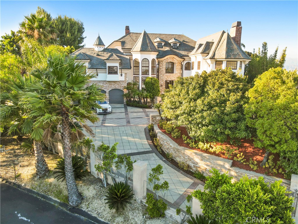 https://media.crmls.org/medias/59c2e418-f5f8-4ad1-9457-39e4f42c5ec7.jpg?preset=X-Large
