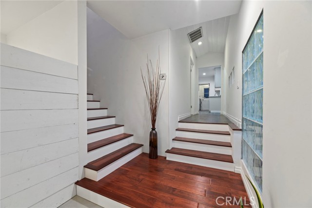 1108 1st Place, Hermosa Beach, California 90254, 3 Bedrooms Bedrooms, ,2 BathroomsBathrooms,Residential,Sold,1st,SB22157669