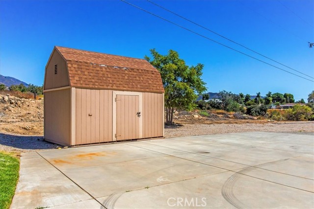 35225 Crystal Street, Yucaipa CA: https://media.crmls.org/medias/59c46ebd-e6c1-4184-9c90-b0ee3c3cb0a5.jpg