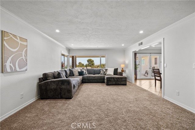 Detail Gallery Image 19 of 49 For 354 Westlake Dr, Palmdale,  CA 93551 - 5 Beds | 3 Baths