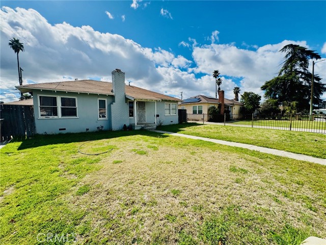 Detail Gallery Image 5 of 12 For 1807 Shamrock, Bakersfield,  CA 93304 - 3 Beds | 1 Baths