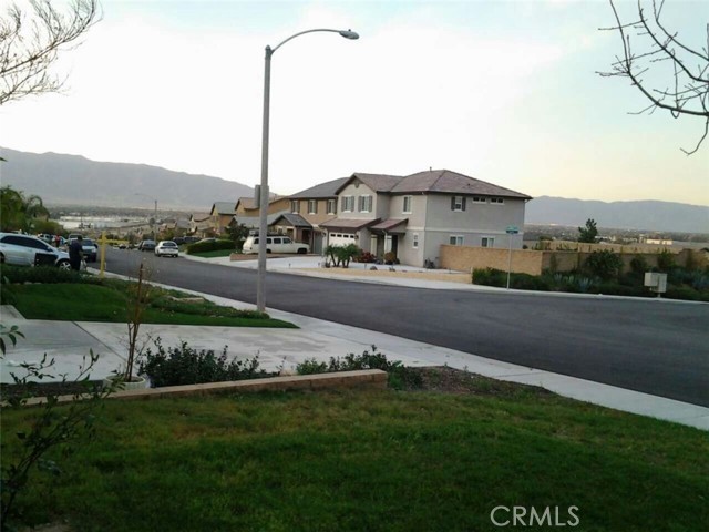 12022 Loyola Court, Fontana CA: https://media.crmls.org/medias/59c6d409-8e6f-4c56-a2c3-8b8e079be4a8.jpg