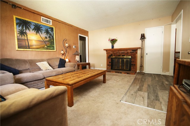 Detail Gallery Image 5 of 17 For 13611 Olive St, Westminster,  CA 92683 - 3 Beds | 2 Baths