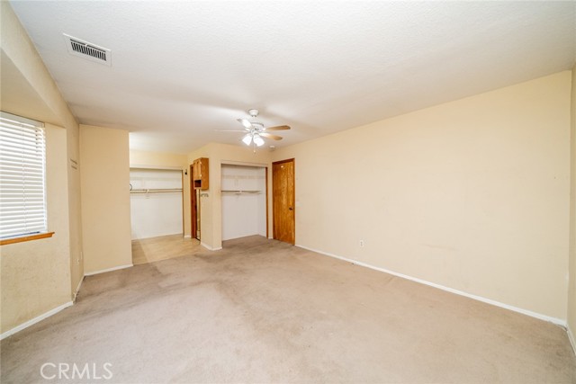 12770 5th Avenue, Victorville CA: https://media.crmls.org/medias/59c83fe3-1f00-42f5-8adc-acc5569cebac.jpg