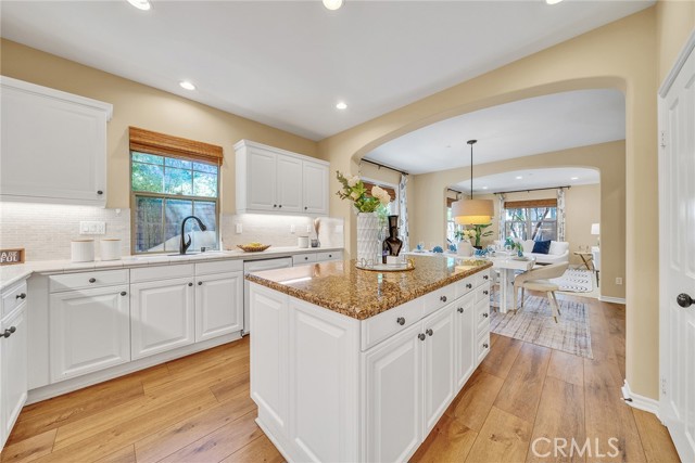 63 Splendor, Irvine CA: https://media.crmls.org/medias/59c8695f-07da-4cc8-a49e-39a84f40a4e4.jpg