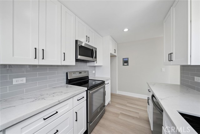 503 Saint Andrews, Newport Beach CA: https://media.crmls.org/medias/59c8f257-0f1b-4d99-9782-4b34b7c25832.jpg