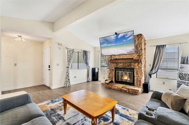 Detail Gallery Image 11 of 24 For 24800 Cornstalk Rd., Wildomar,  CA 92595 - 3 Beds | 2 Baths