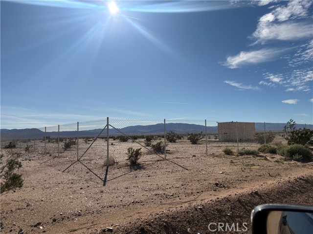 1000 Compadre Lane, 29 Palms CA: https://media.crmls.org/medias/59c99675-1477-44b0-8f20-72efd5fce977.jpg