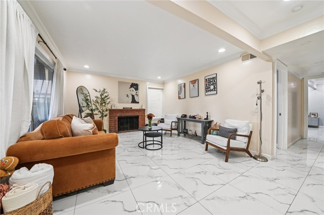 Detail Gallery Image 7 of 32 For 1430 Cabrillo Park #B,  Santa Ana,  CA 92701 - 2 Beds | 2 Baths